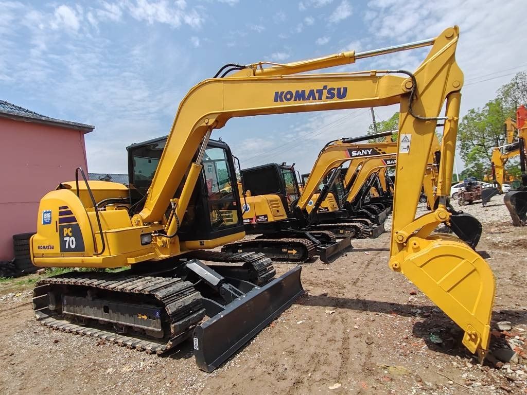 Komatsu PC 70 - Bager gusjeničar: slika Komatsu PC 70 - Bager gusjeničar Komatsu PC 70 - Bager gusjeničar: slika Komatsu PC 70 - Bager gusjeničar