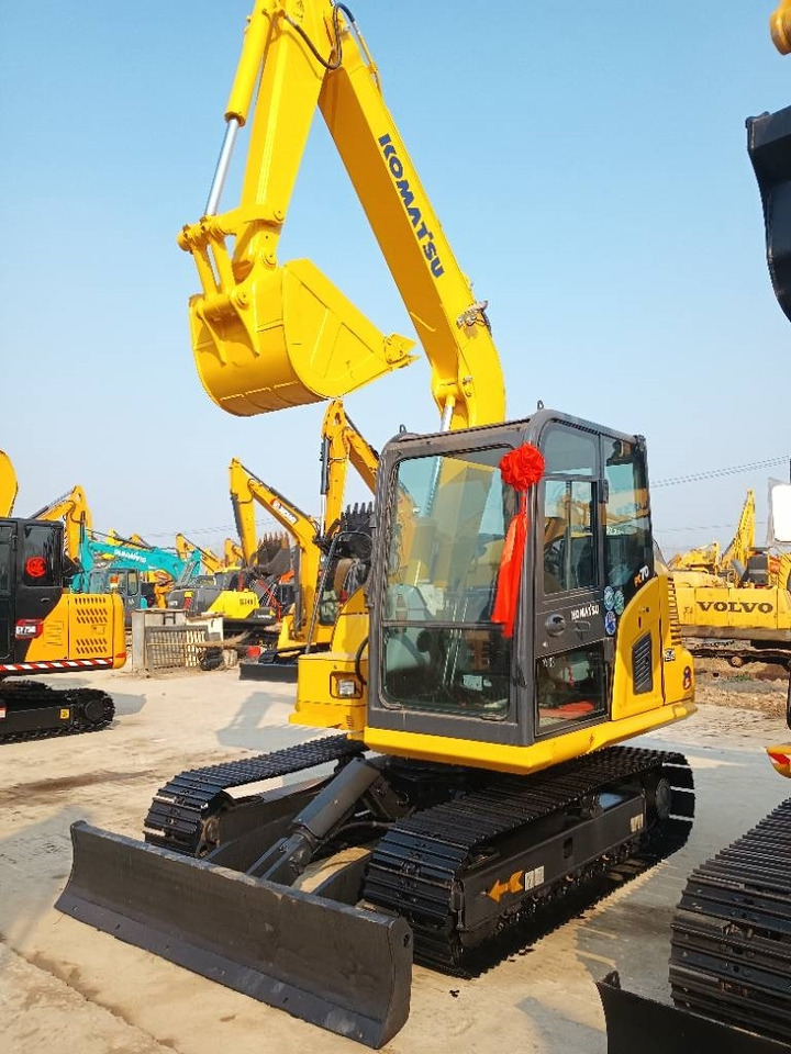 Komatsu PC 70 - Mini bager: slika Komatsu PC 70 - Mini bager Komatsu PC 70 - Mini bager: slika Komatsu PC 70 - Mini bager