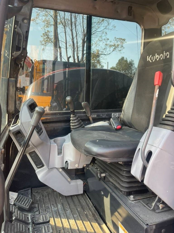 Kubota 165 - Bager gusjeničar: slika Kubota 165 - Bager gusjeničar Kubota 165 - Bager gusjeničar: slika Kubota 165 - Bager gusjeničar