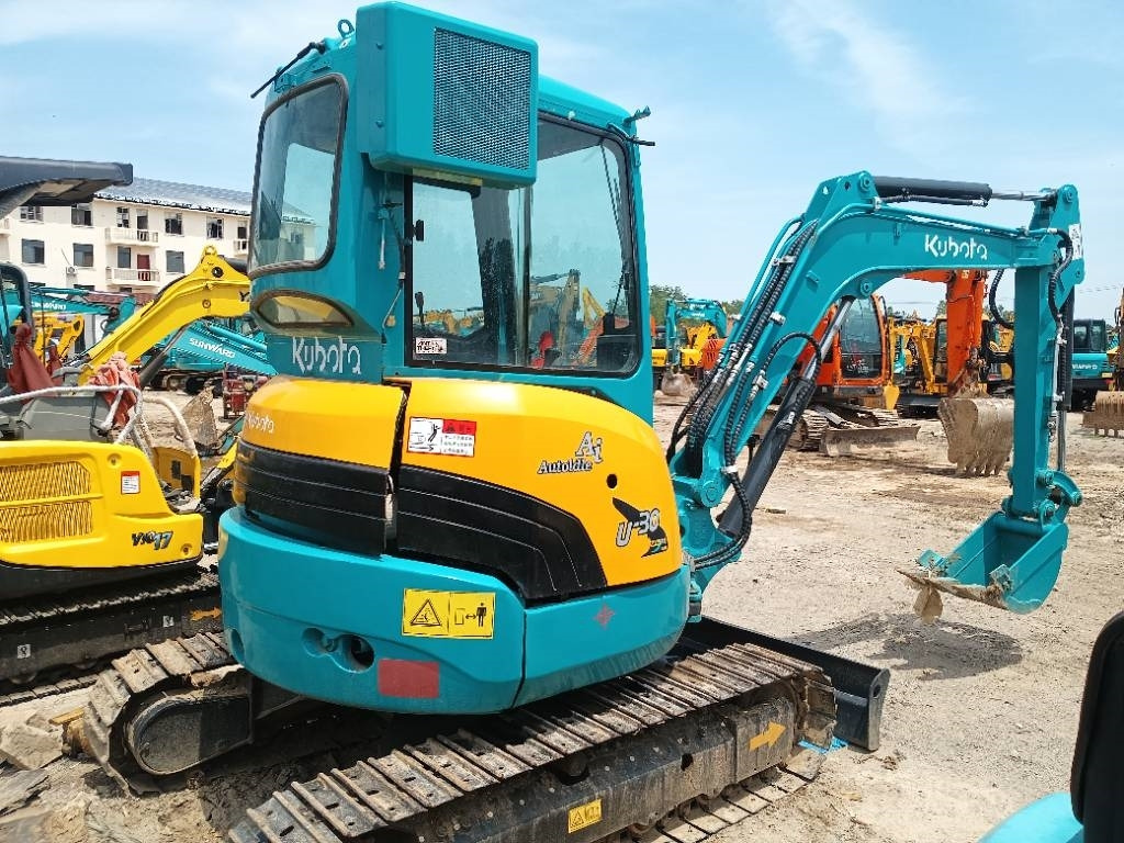 Kubota U 30 - Mini bager: slika Kubota U 30 - Mini bager Kubota U 30 - Mini bager: slika Kubota U 30 - Mini bager