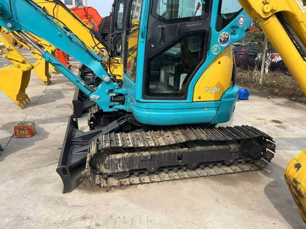 Kubota U 30 - Bager gusjeničar: slika Kubota U 30 - Bager gusjeničar Kubota U 30 - Bager gusjeničar: slika Kubota U 30 - Bager gusjeničar