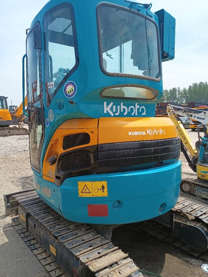 Kubota U 30 - Mini bager: slika Kubota U 30 - Mini bager Kubota U 30 - Mini bager: slika Kubota U 30 - Mini bager