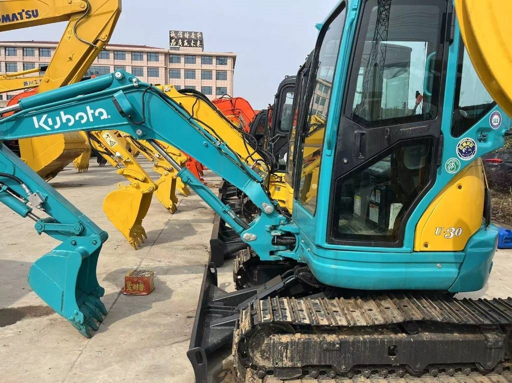 Kubota U 30 - Bager gusjeničar: slika Kubota U 30 - Bager gusjeničar Kubota U 30 - Bager gusjeničar: slika Kubota U 30 - Bager gusjeničar