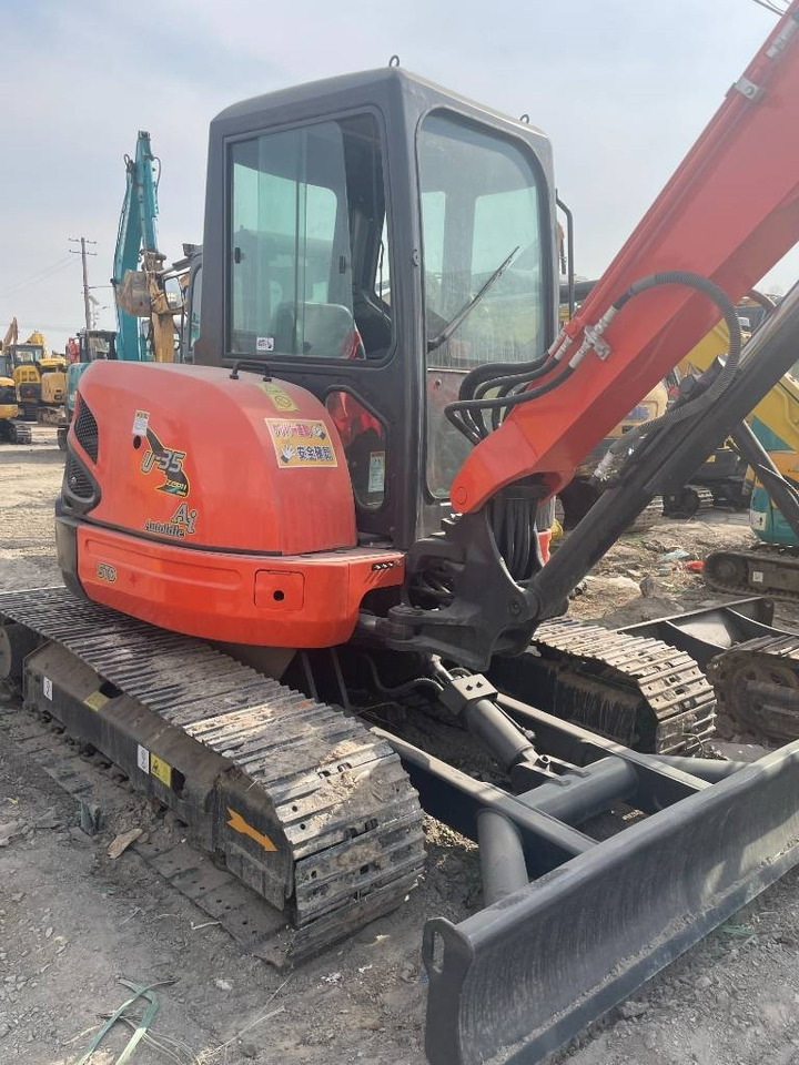 Kubota U 35 - Mini bager: slika Kubota U 35 - Mini bager Kubota U 35 - Mini bager: slika Kubota U 35 - Mini bager