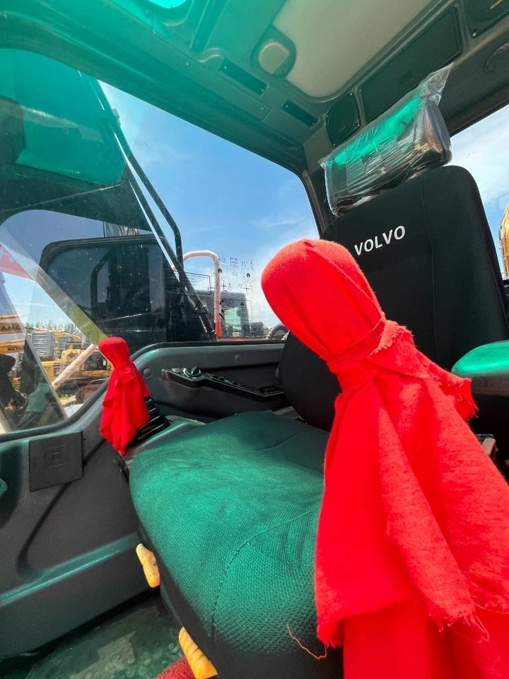 Volvo EC 140 - Bager gusjeničar: slika Volvo EC 140 - Bager gusjeničar Volvo EC 140 - Bager gusjeničar: slika Volvo EC 140 - Bager gusjeničar