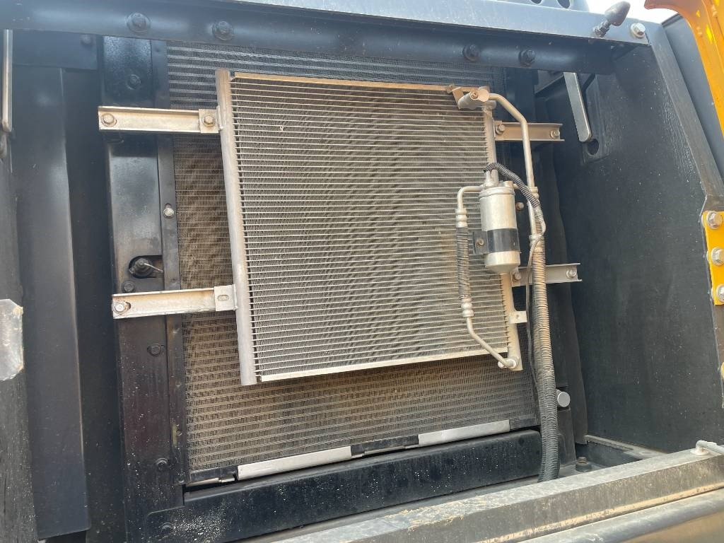 Volvo EC 210 - Bager gusjeničar: slika Volvo EC 210 - Bager gusjeničar Volvo EC 210 - Bager gusjeničar: slika Volvo EC 210 - Bager gusjeničar