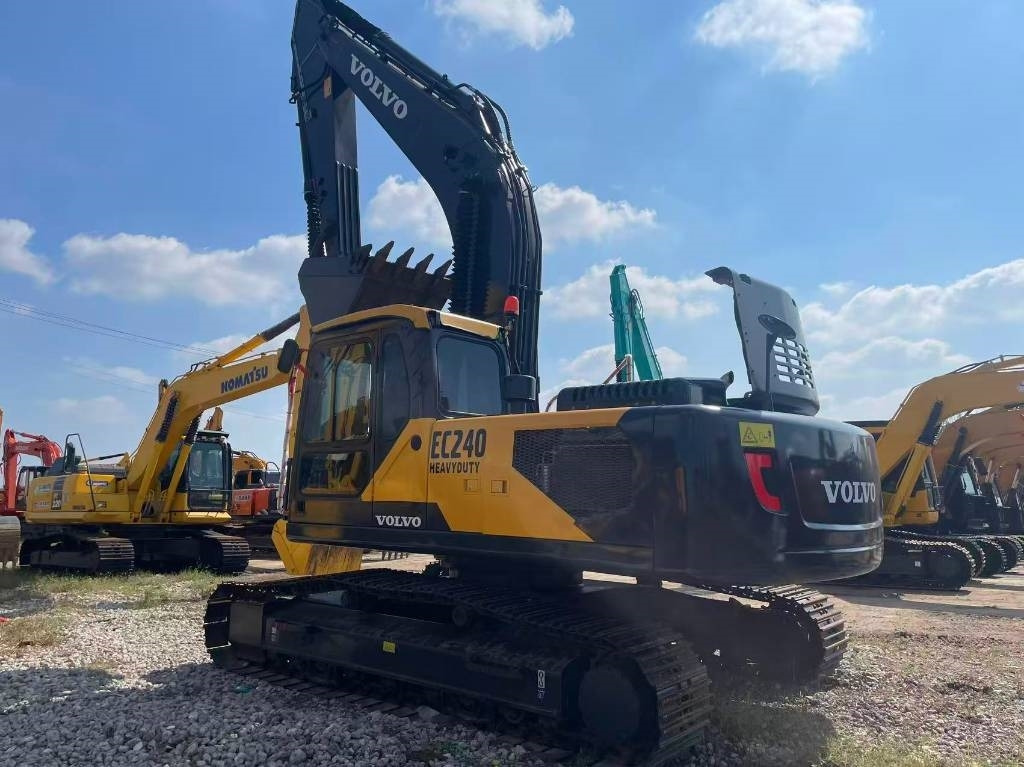 Volvo EC 240 - Bager gusjeničar: slika Volvo EC 240 - Bager gusjeničar Volvo EC 240 - Bager gusjeničar: slika Volvo EC 240 - Bager gusjeničar