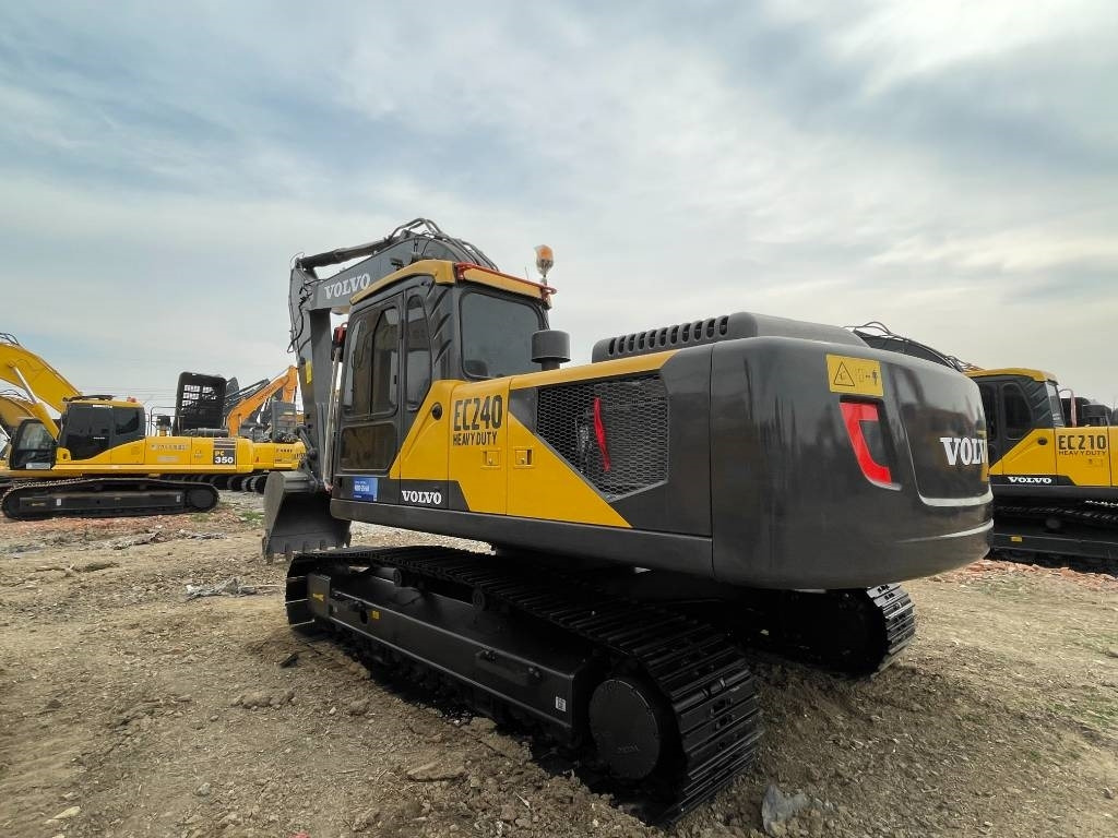Volvo EC 240 - Bager gusjeničar: slika Volvo EC 240 - Bager gusjeničar Volvo EC 240 - Bager gusjeničar: slika Volvo EC 240 - Bager gusjeničar