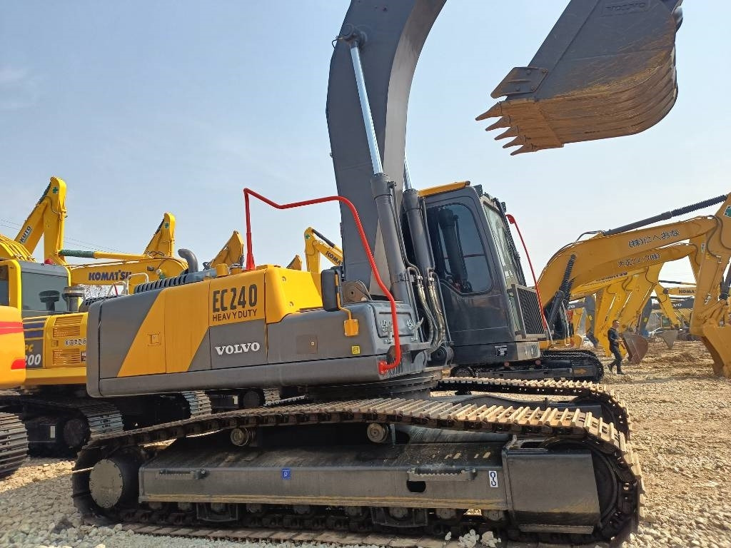 Volvo EC 240 - Bager gusjeničar: slika Volvo EC 240 - Bager gusjeničar Volvo EC 240 - Bager gusjeničar: slika Volvo EC 240 - Bager gusjeničar