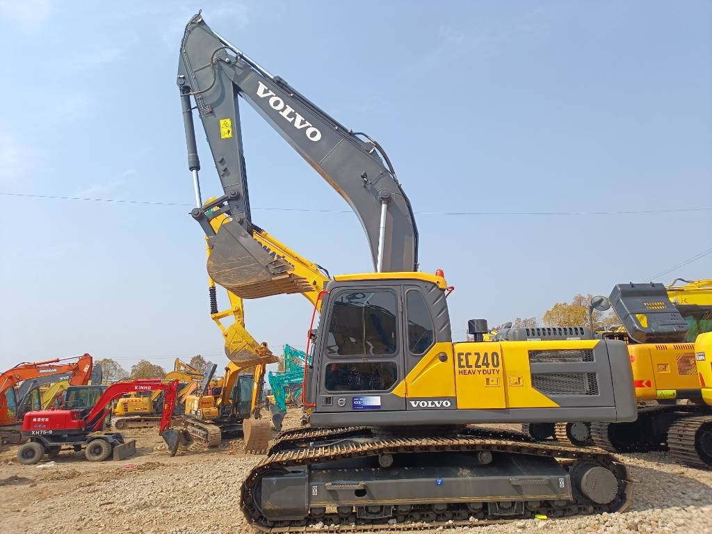 Volvo EC 240 - Bager gusjeničar: slika Volvo EC 240 - Bager gusjeničar Volvo EC 240 - Bager gusjeničar: slika Volvo EC 240 - Bager gusjeničar