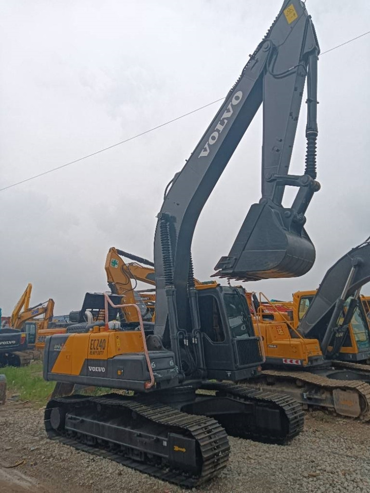 Volvo EC 240 - Bager gusjeničar: slika Volvo EC 240 - Bager gusjeničar Volvo EC 240 - Bager gusjeničar: slika Volvo EC 240 - Bager gusjeničar