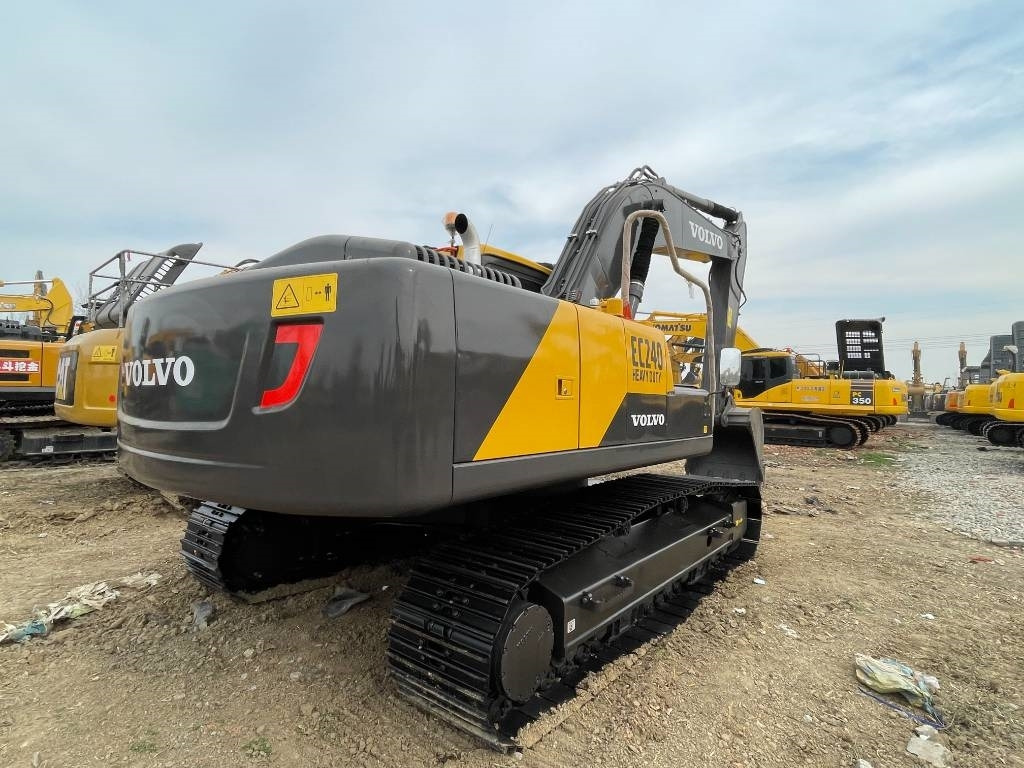 Volvo EC 240 - Bager gusjeničar: slika Volvo EC 240 - Bager gusjeničar Volvo EC 240 - Bager gusjeničar: slika Volvo EC 240 - Bager gusjeničar
