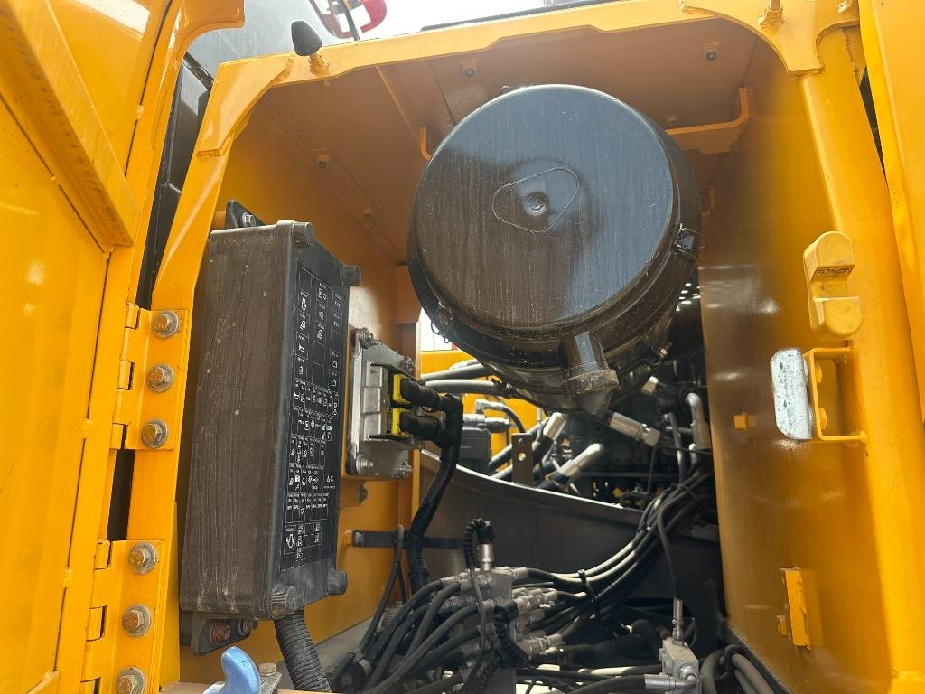 Volvo EC 250 D - Bager gusjeničar: slika Volvo EC 250 D - Bager gusjeničar Volvo EC 250 D - Bager gusjeničar: slika Volvo EC 250 D - Bager gusjeničar