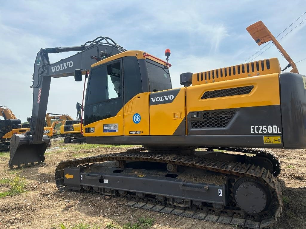 Volvo EC 250 D - Bager gusjeničar: slika Volvo EC 250 D - Bager gusjeničar Volvo EC 250 D - Bager gusjeničar: slika Volvo EC 250 D - Bager gusjeničar