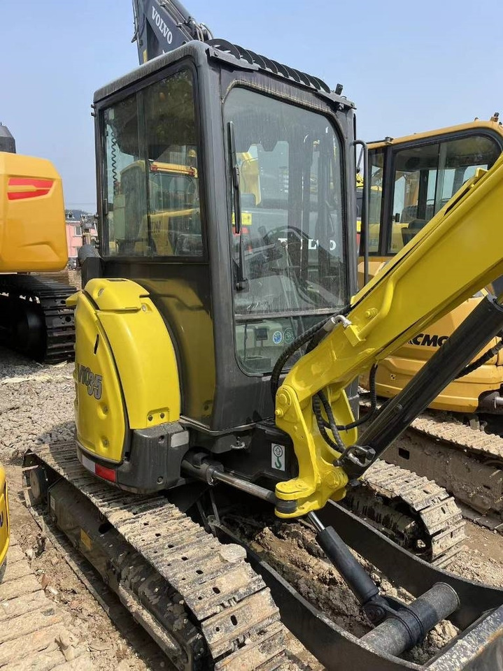 Yanmar Vio 35 - Mini bager: slika Yanmar Vio 35 - Mini bager Yanmar Vio 35 - Mini bager: slika Yanmar Vio 35 - Mini bager