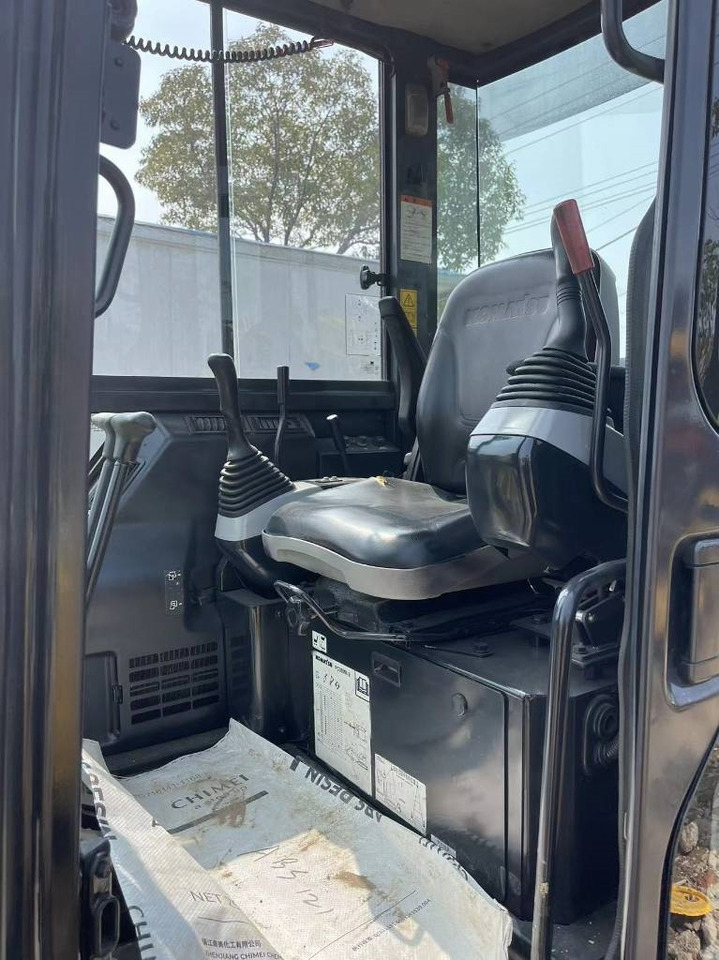 Yanmar Vio 35 - Mini bager: slika Yanmar Vio 35 - Mini bager Yanmar Vio 35 - Mini bager: slika Yanmar Vio 35 - Mini bager