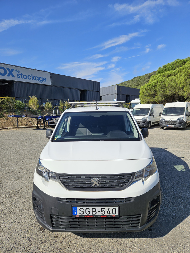 Peugeot Partner 1.5 Blue HDi 100 Premium L1 - Mali kombi: slika Peugeot Partner 1.5 Blue HDi 100 Premium L1 - Mali kombi Peugeot Partner 1.5 Blue HDi 100 Premium L1 - Mali kombi: slika Peugeot Partner 1.5 Blue HDi 100 Premium L1 - Mali kombi