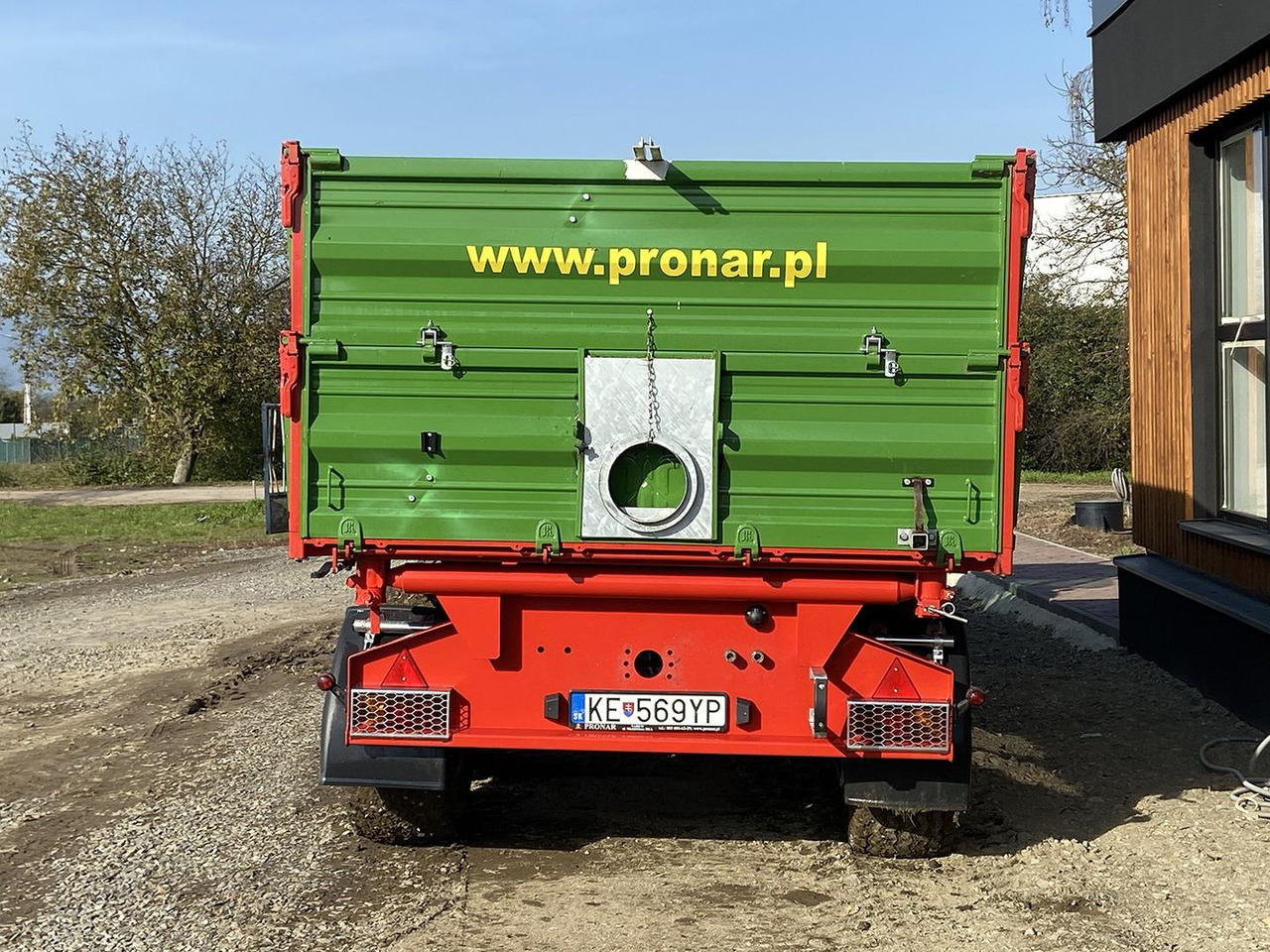 Pronar T, Traktorový náves + šnek, 663/4 - Nagibna prikolica za poljoprivredna gospodarstva/ Istovarivač: slika Pronar T, Traktorový náves + šnek, 663/4 - Nagibna prikolica za poljoprivredna gospodarstva/ Istovarivač Pronar T, Traktorový náves + šnek, 663/4 - Nagibna prikolica za poljoprivredna gospodarstva/ Istovarivač: slika Pronar T, Traktorový náves + šnek, 663/4 - Nagibna prikolica za poljoprivredna gospodarstva/ Istovarivač