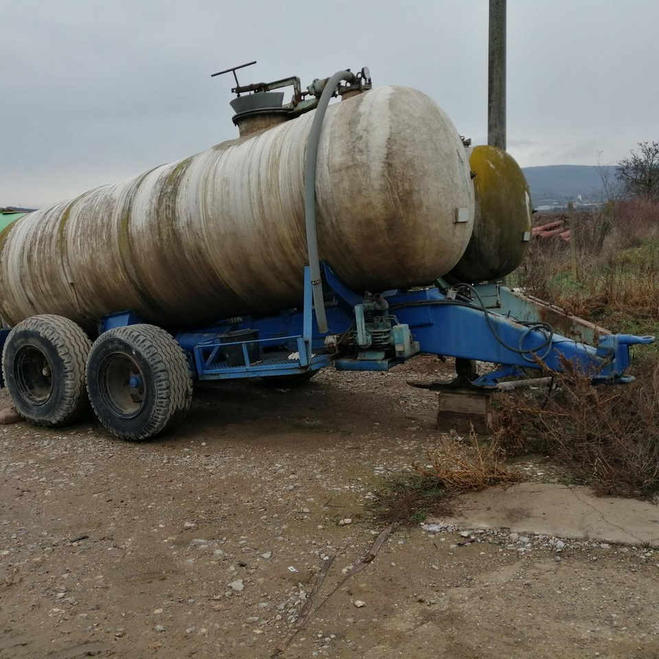 VEB FKB, 1/0, Cisterna 10000l - Prikolica cisterna: slika VEB FKB, 1/0, Cisterna 10000l - Prikolica cisterna VEB FKB, 1/0, Cisterna 10000l - Prikolica cisterna: slika VEB FKB, 1/0, Cisterna 10000l - Prikolica cisterna