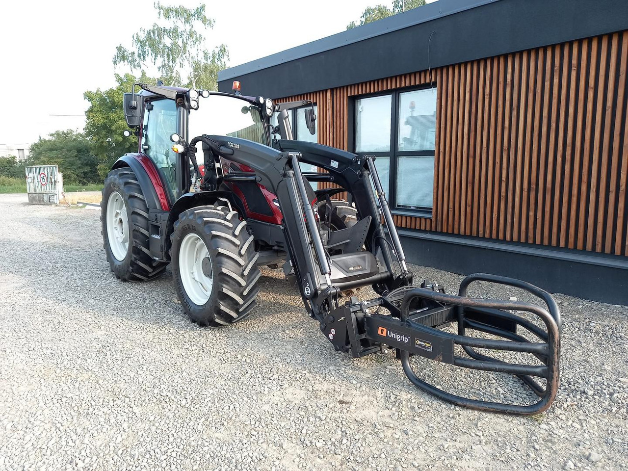 Valtra G, Agco power MBTN - D5, 115 A - Traktor: slika Valtra G, Agco power MBTN - D5, 115 A - Traktor Valtra G, Agco power MBTN - D5, 115 A - Traktor: slika Valtra G, Agco power MBTN - D5, 115 A - Traktor