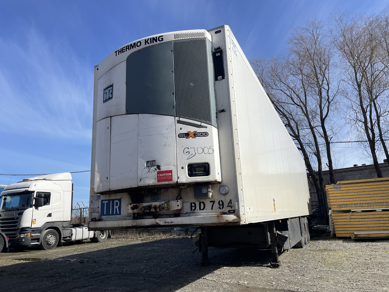 SCHMITZ SKO24 Thermoking SLX300 - Poluprikolica hladnjača: slika SCHMITZ SKO24 Thermoking SLX300 - Poluprikolica hladnjača SCHMITZ SKO24 Thermoking SLX300 - Poluprikolica hladnjača: slika SCHMITZ SKO24 Thermoking SLX300 - Poluprikolica hladnjača