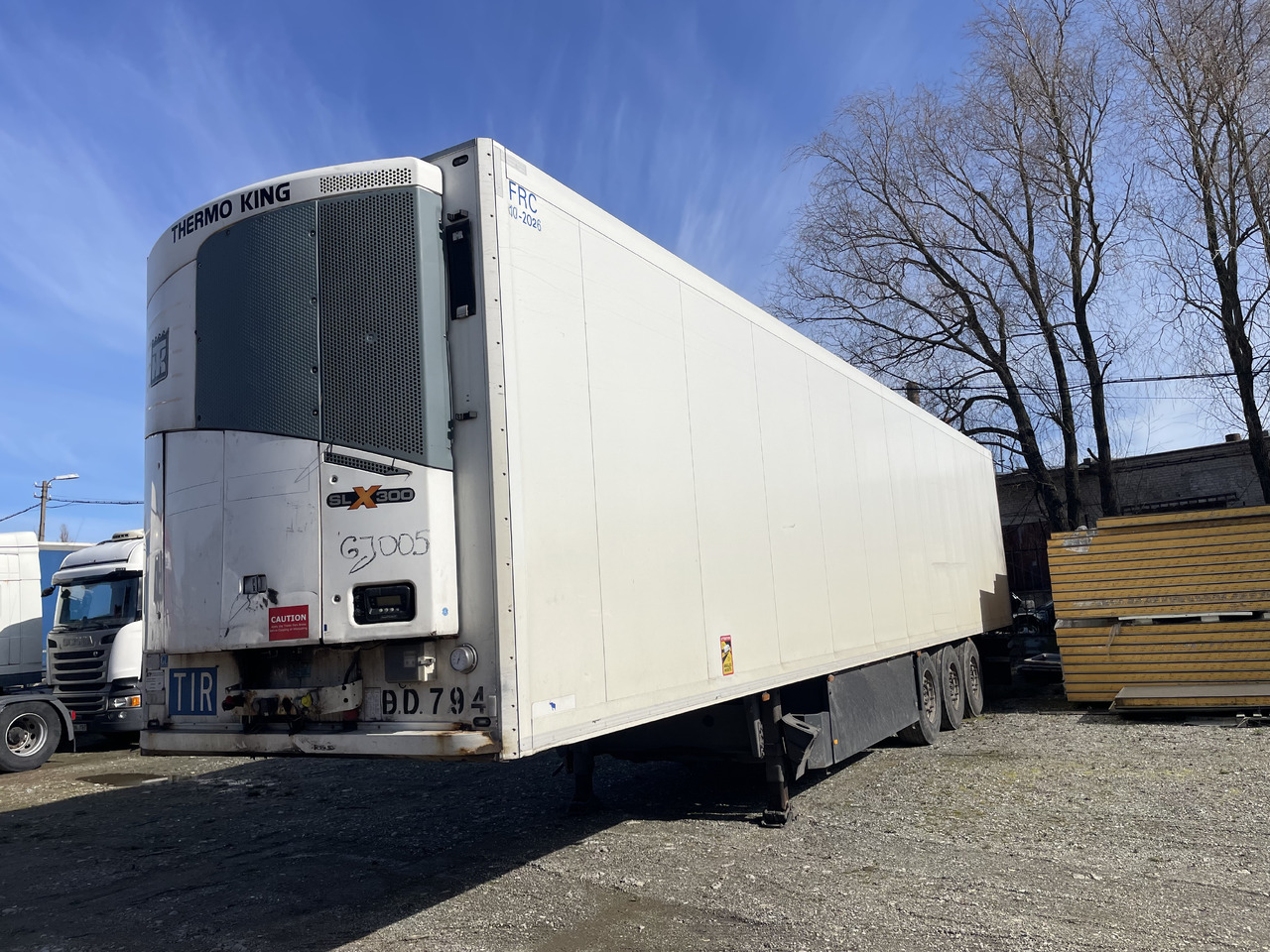 SCHMITZ SKO24 Thermoking SLX300 - Poluprikolica hladnjača: slika SCHMITZ SKO24 Thermoking SLX300 - Poluprikolica hladnjača SCHMITZ SKO24 Thermoking SLX300 - Poluprikolica hladnjača: slika SCHMITZ SKO24 Thermoking SLX300 - Poluprikolica hladnjača