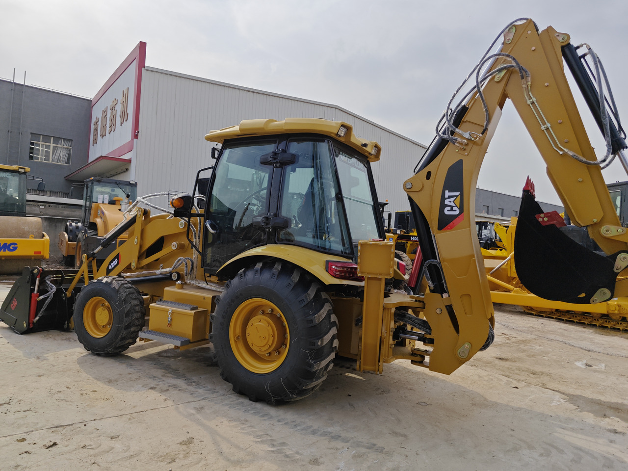 CATERPILLAR 428F backhoe loader - Rovokopač-utovarivač: slika CATERPILLAR 428F backhoe loader - Rovokopač-utovarivač CATERPILLAR 428F backhoe loader - Rovokopač-utovarivač: slika CATERPILLAR 428F backhoe loader - Rovokopač-utovarivač