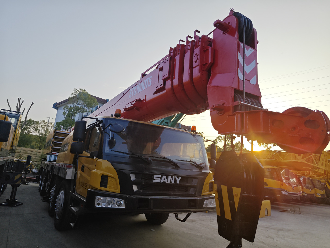 SANY STC1000 100TON TRUCK CRANE - Autodizalica za sve terene: slika SANY STC1000 100TON TRUCK CRANE - Autodizalica za sve terene SANY STC1000 100TON TRUCK CRANE - Autodizalica za sve terene: slika SANY STC1000 100TON TRUCK CRANE - Autodizalica za sve terene