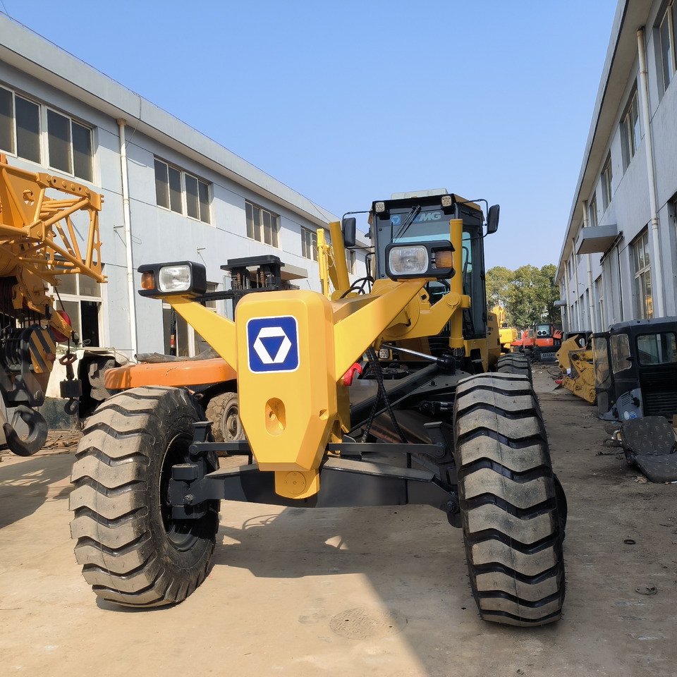 XCMG GR180 MOTOR GRADER - Grejder: slika XCMG GR180 MOTOR GRADER - Grejder XCMG GR180 MOTOR GRADER - Grejder: slika XCMG GR180 MOTOR GRADER - Grejder