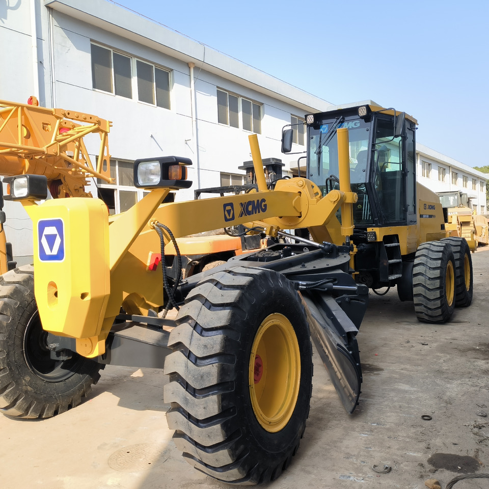 XCMG GR180 MOTOR GRADER - Grejder: slika XCMG GR180 MOTOR GRADER - Grejder XCMG GR180 MOTOR GRADER - Grejder: slika XCMG GR180 MOTOR GRADER - Grejder