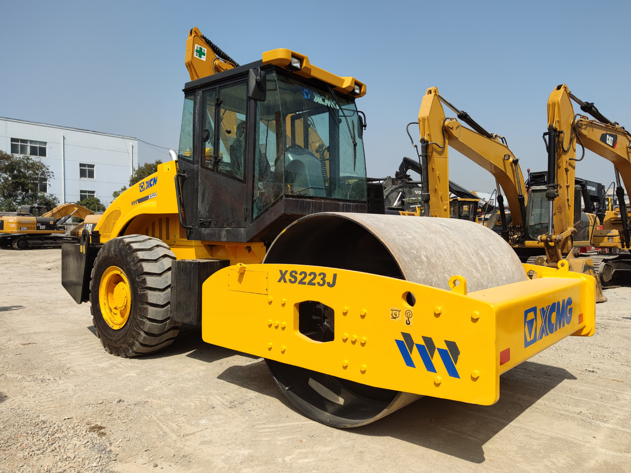 XCMG XS223J Roller Road - Kompaktor: slika XCMG XS223J Roller Road - Kompaktor XCMG XS223J Roller Road - Kompaktor: slika XCMG XS223J Roller Road - Kompaktor