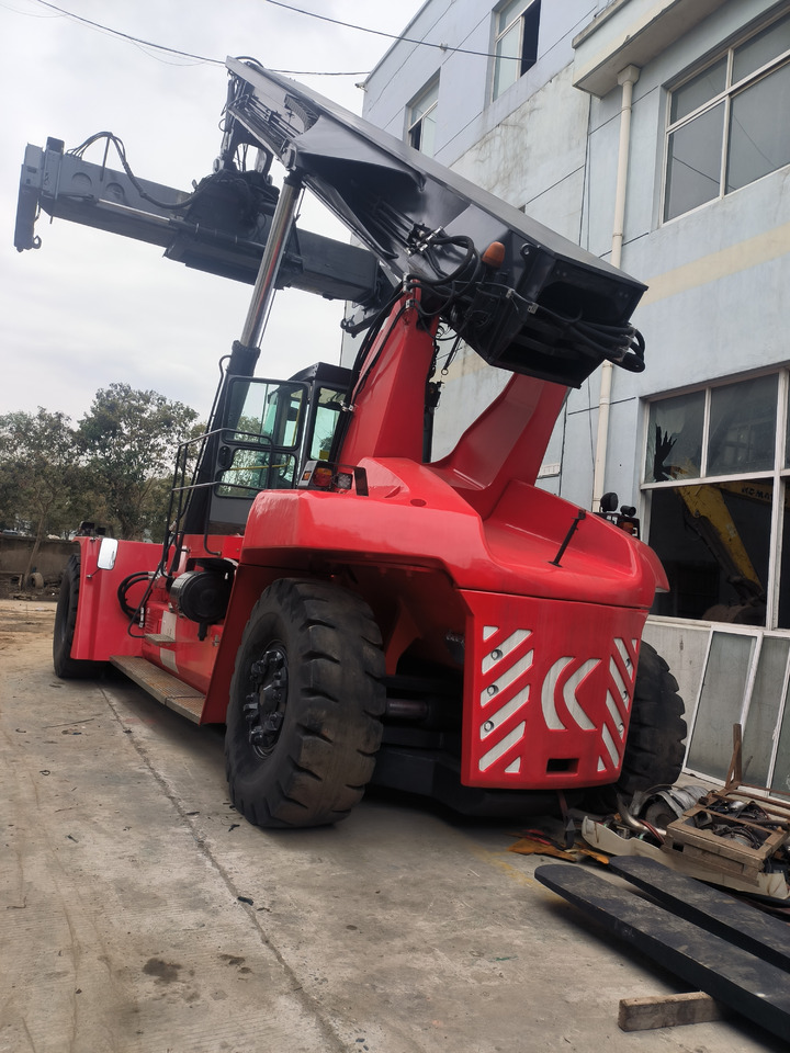 Kalmar DRF450 Used Reach stacker/Container forklift - Dohvatni viličar: slika kalmar DRF450 Used Reach stacker/Container forklift - Dohvatni viličar Kalmar DRF450 Used Reach stacker/Container forklift - Dohvatni viličar: slika kalmar DRF450 Used Reach stacker/Container forklift - Dohvatni viličar