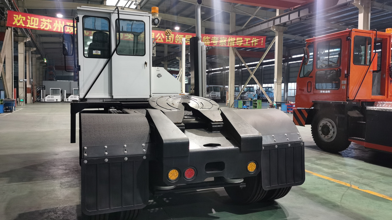 Novi Tegljač JSIE JSIE175: slika Novi Tegljač JSIE JSIE175 Novi Tegljač JSIE JSIE175: slika Novi Tegljač JSIE JSIE175