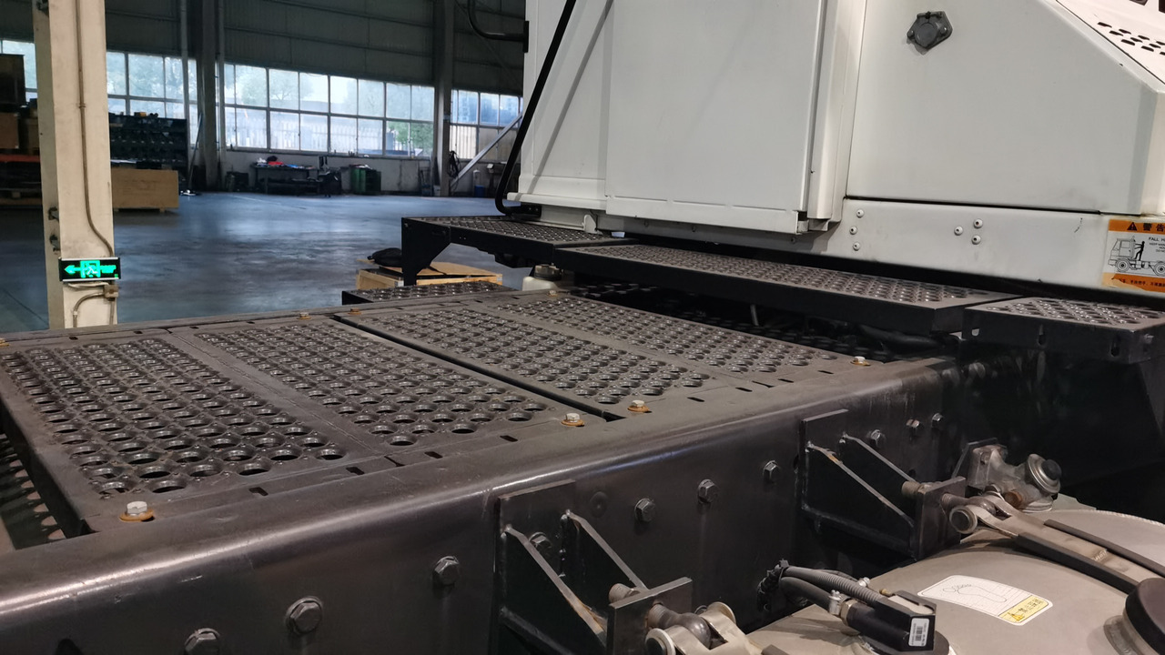 Novi Tegljač JSIE JSIE175: slika Novi Tegljač JSIE JSIE175 Novi Tegljač JSIE JSIE175: slika Novi Tegljač JSIE JSIE175