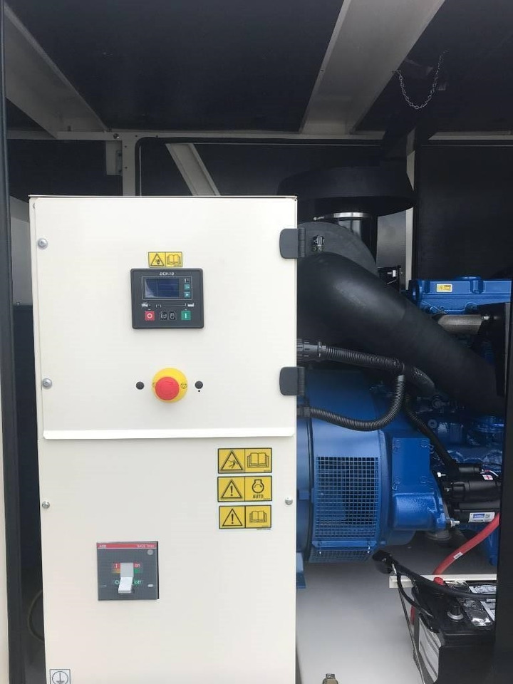 FG Wilson P200-3 - 200 kVA Genset - DPX-16011 - Generatorski set: slika FG Wilson P200-3 - 200 kVA Genset - DPX-16011 - Generatorski set FG Wilson P200-3 - 200 kVA Genset - DPX-16011 - Generatorski set: slika FG Wilson P200-3 - 200 kVA Genset - DPX-16011 - Generatorski set
