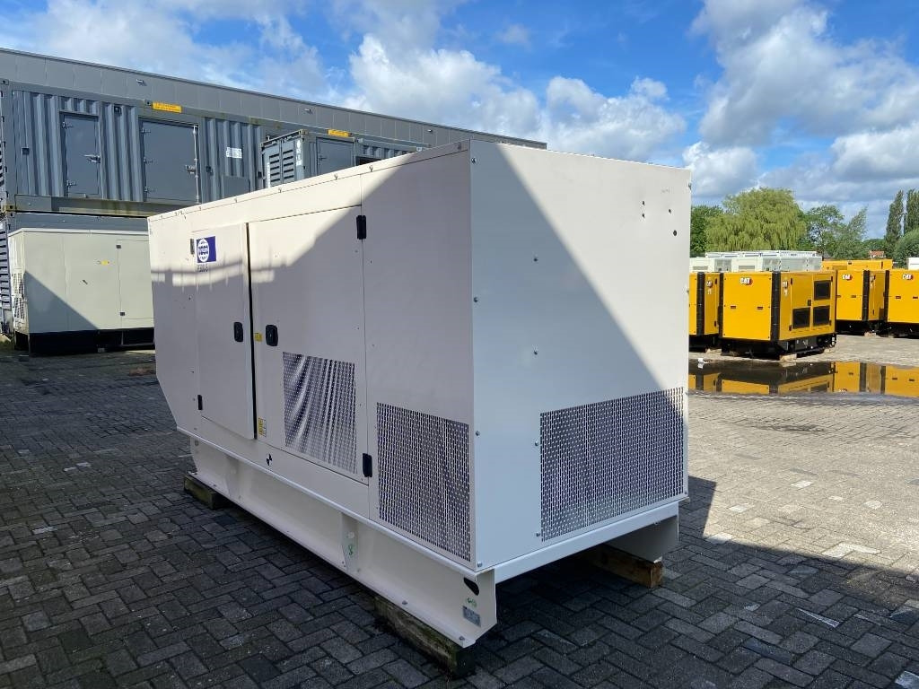 FG Wilson P300-5 - 300 kVA Genset - DPX-16015 - Generatorski set: slika FG Wilson P300-5 - 300 kVA Genset - DPX-16015 - Generatorski set FG Wilson P300-5 - 300 kVA Genset - DPX-16015 - Generatorski set: slika FG Wilson P300-5 - 300 kVA Genset - DPX-16015 - Generatorski set