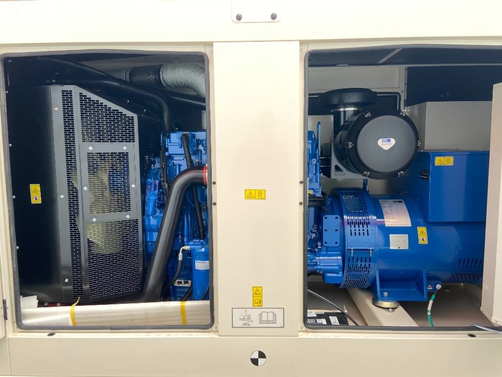 FG Wilson P400-3 - 400 kVA Genset - DPX-16017 - Generatorski set: slika FG Wilson P400-3 - 400 kVA Genset - DPX-16017 - Generatorski set FG Wilson P400-3 - 400 kVA Genset - DPX-16017 - Generatorski set: slika FG Wilson P400-3 - 400 kVA Genset - DPX-16017 - Generatorski set