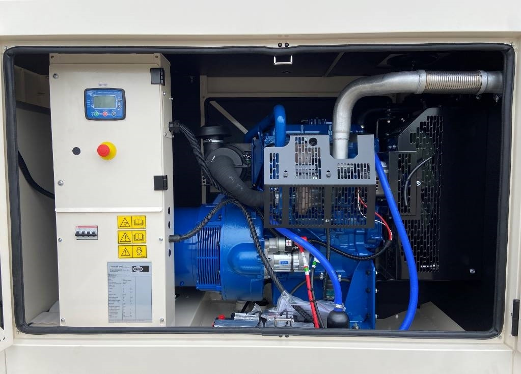 FG Wilson P50-3 - 50 kVA Genset - DPX-16004 - Generatorski set: slika FG Wilson P50-3 - 50 kVA Genset - DPX-16004 - Generatorski set FG Wilson P50-3 - 50 kVA Genset - DPX-16004 - Generatorski set: slika FG Wilson P50-3 - 50 kVA Genset - DPX-16004 - Generatorski set