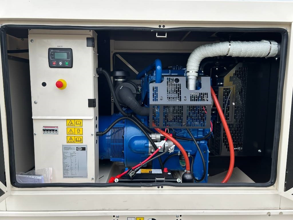 FG Wilson P55-3 - 55 kVA Genset - DPX-16005 - Generatorski set: slika FG Wilson P55-3 - 55 kVA Genset - DPX-16005 - Generatorski set FG Wilson P55-3 - 55 kVA Genset - DPX-16005 - Generatorski set: slika FG Wilson P55-3 - 55 kVA Genset - DPX-16005 - Generatorski set