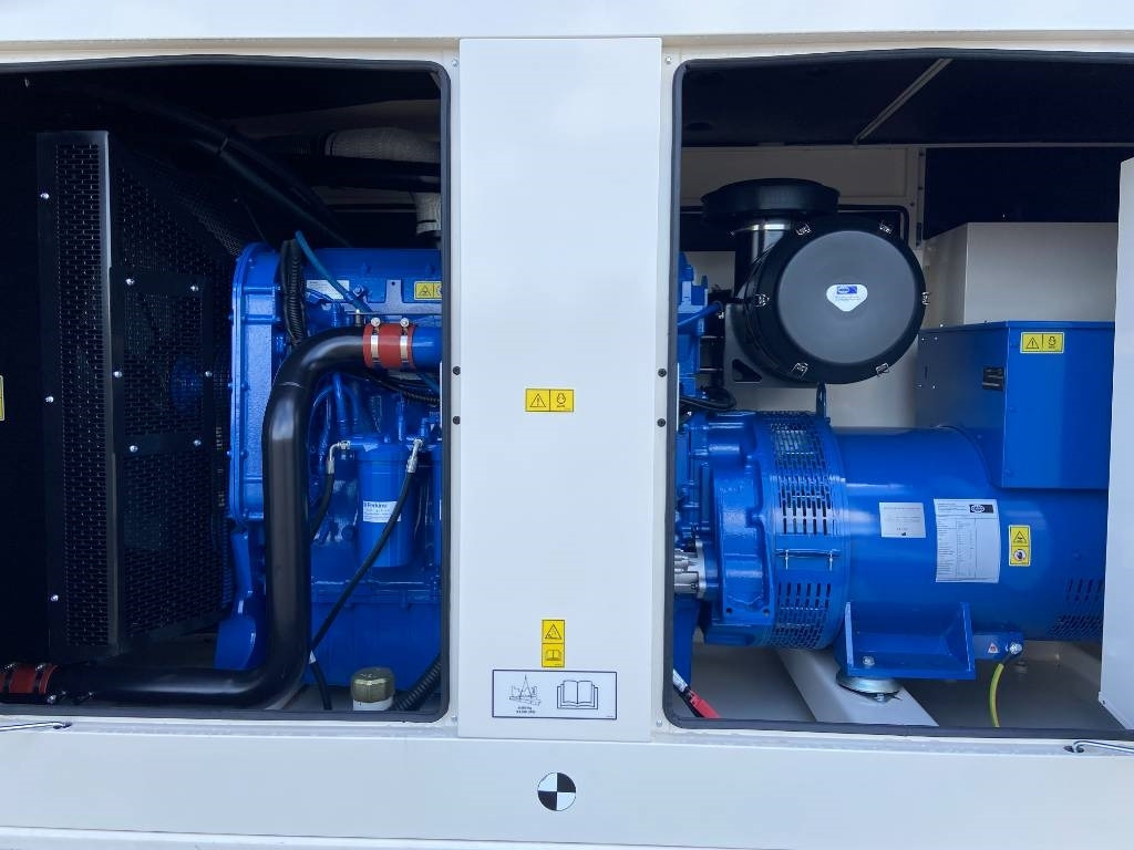 FG Wilson P550-3 - 550 kVA Genset - DPX-16020 - Generatorski set: slika FG Wilson P550-3 - 550 kVA Genset - DPX-16020 - Generatorski set FG Wilson P550-3 - 550 kVA Genset - DPX-16020 - Generatorski set: slika FG Wilson P550-3 - 550 kVA Genset - DPX-16020 - Generatorski set