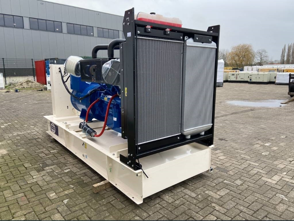 FG Wilson P660-3 - 660 kVA Open Genset - DPX-16022-O - Generatorski set: slika FG Wilson P660-3 - 660 kVA Open Genset - DPX-16022-O - Generatorski set FG Wilson P660-3 - 660 kVA Open Genset - DPX-16022-O - Generatorski set: slika FG Wilson P660-3 - 660 kVA Open Genset - DPX-16022-O - Generatorski set