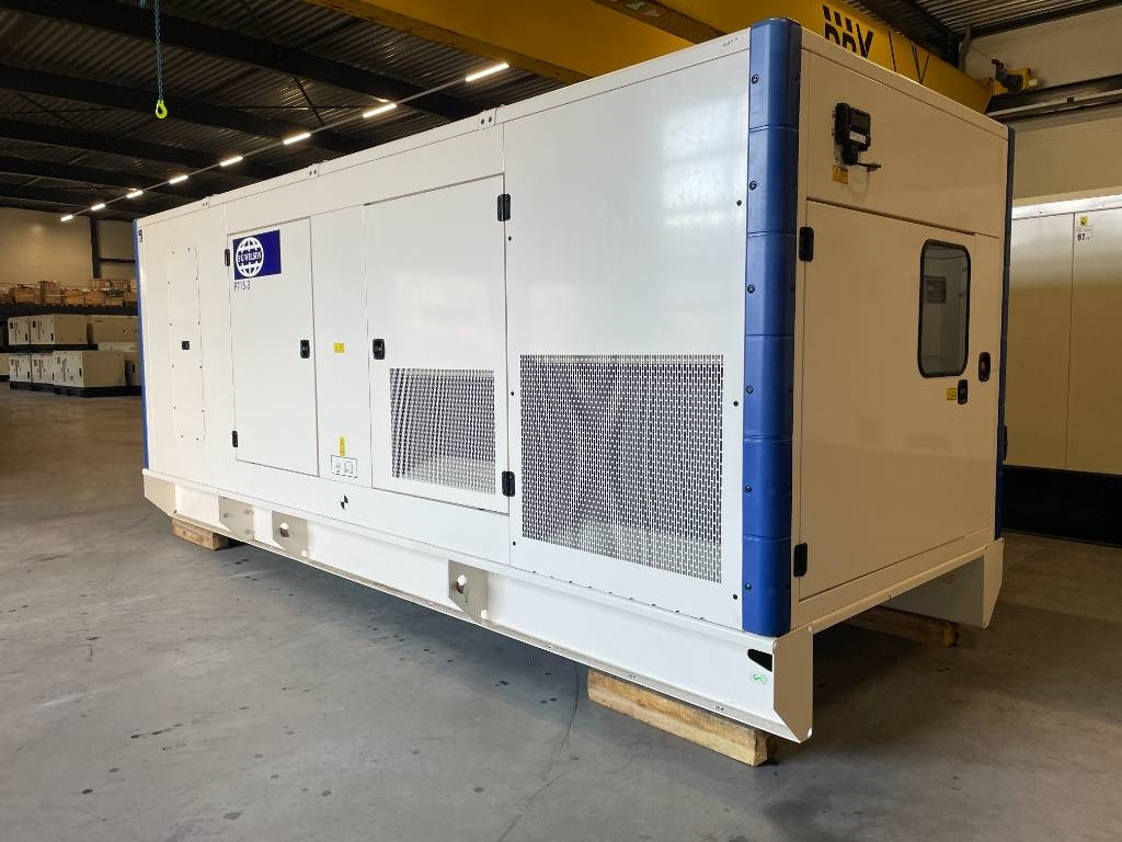 FG Wilson P715-3 - 715 kVA Genset - DPX-16023 - Generatorski set: slika FG Wilson P715-3 - 715 kVA Genset - DPX-16023 - Generatorski set FG Wilson P715-3 - 715 kVA Genset - DPX-16023 - Generatorski set: slika FG Wilson P715-3 - 715 kVA Genset - DPX-16023 - Generatorski set