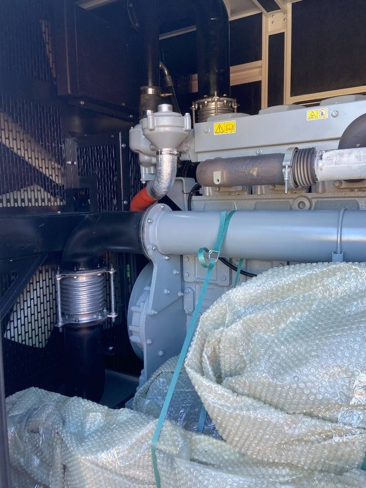 Perkins 4008TAG3 - 1.250 kVA Generator - DPX-21070 - Generatorski set: slika Perkins 4008TAG3 - 1.250 kVA Generator - DPX-21070 - Generatorski set Perkins 4008TAG3 - 1.250 kVA Generator - DPX-21070 - Generatorski set: slika Perkins 4008TAG3 - 1.250 kVA Generator - DPX-21070 - Generatorski set