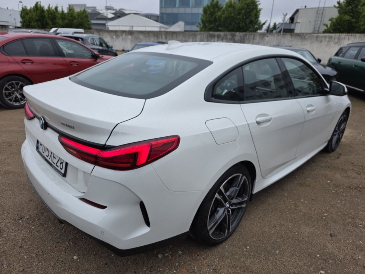 BMW 218i M Sport SEDAN - Limuzina: slika BMW 218i M Sport SEDAN - Limuzina BMW 218i M Sport SEDAN - Limuzina: slika BMW 218i M Sport SEDAN - Limuzina