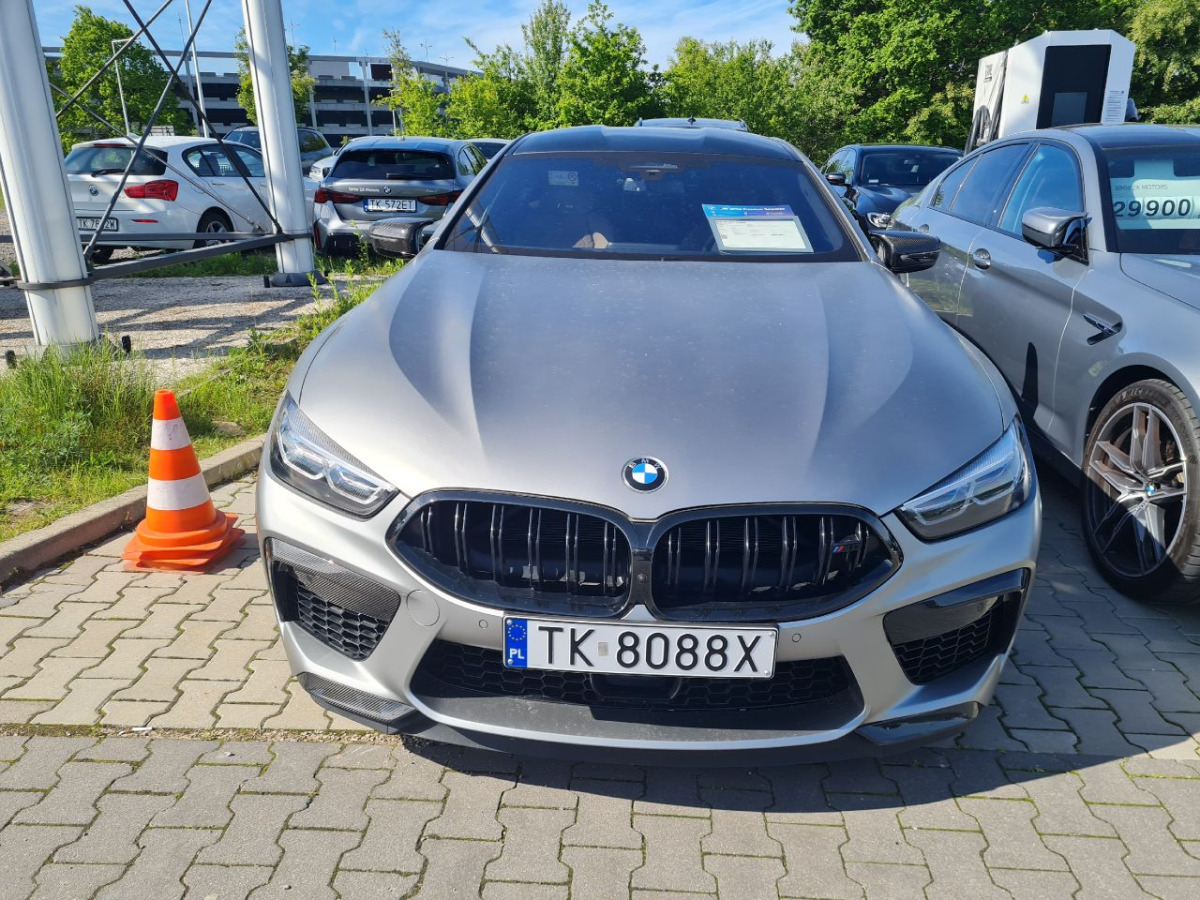 BMW M8 COMPETITION SEDAN - Limuzina: slika BMW M8 COMPETITION SEDAN - Limuzina BMW M8 COMPETITION SEDAN - Limuzina: slika BMW M8 COMPETITION SEDAN - Limuzina