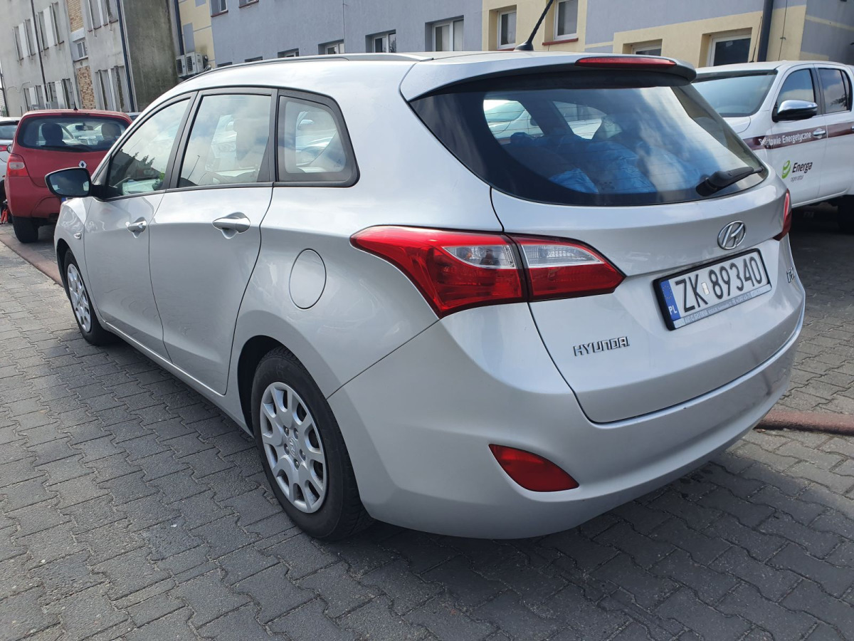 HYUNDAI I30 KOMBI - Automobil: slika HYUNDAI I30 KOMBI - Automobil HYUNDAI I30 KOMBI - Automobil: slika HYUNDAI I30 KOMBI - Automobil