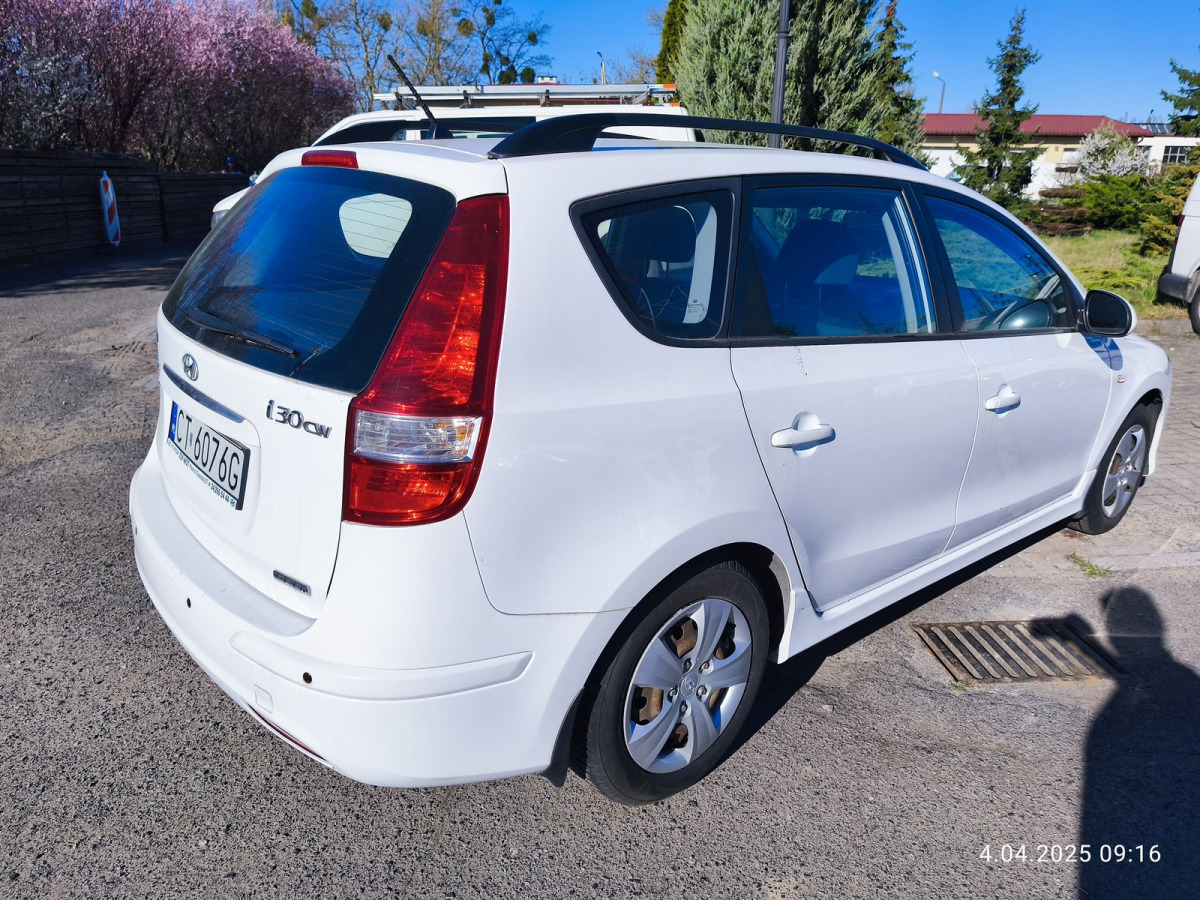HYUNDAI I30 KOMBI - Automobil: slika HYUNDAI I30 KOMBI - Automobil HYUNDAI I30 KOMBI - Automobil: slika HYUNDAI I30 KOMBI - Automobil