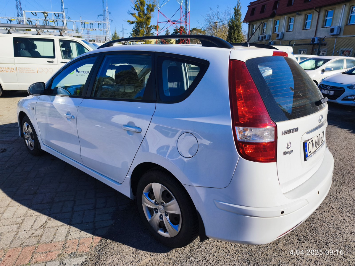 HYUNDAI I30 KOMBI - Automobil: slika HYUNDAI I30 KOMBI - Automobil HYUNDAI I30 KOMBI - Automobil: slika HYUNDAI I30 KOMBI - Automobil