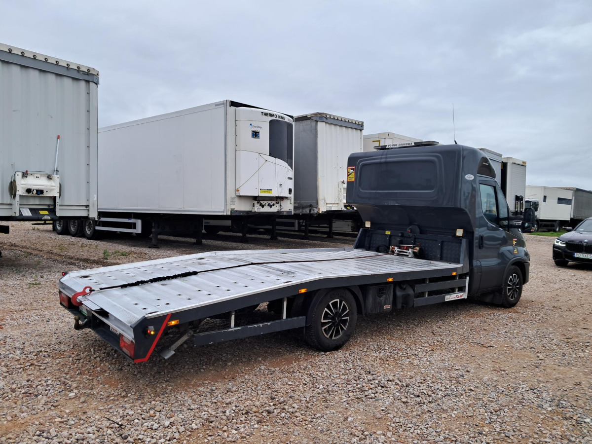 IVECO 35S18 AUTOLAWETA - Kamion za vuču: slika IVECO 35S18 AUTOLAWETA - Kamion za vuču IVECO 35S18 AUTOLAWETA - Kamion za vuču: slika IVECO 35S18 AUTOLAWETA - Kamion za vuču