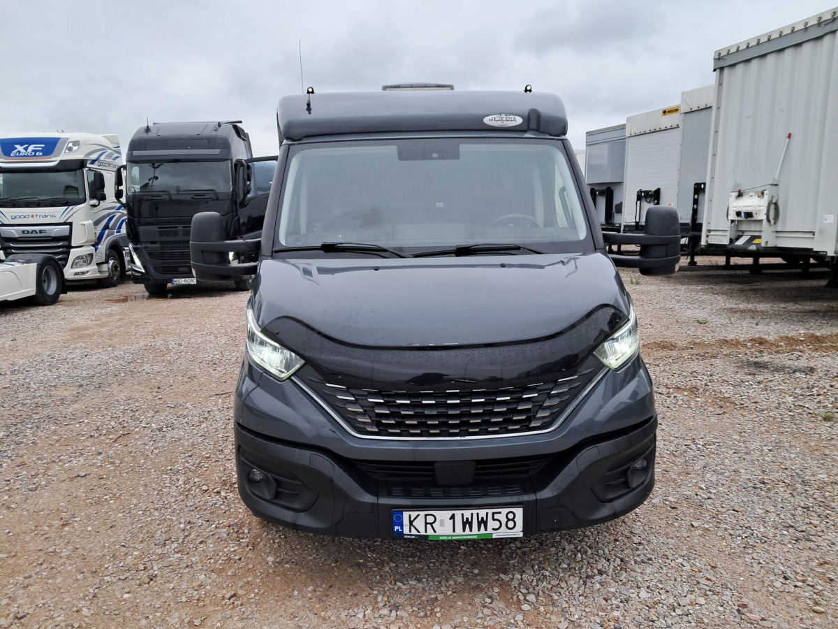 IVECO 35S18 AUTOLAWETA - Kamion za vuču: slika IVECO 35S18 AUTOLAWETA - Kamion za vuču IVECO 35S18 AUTOLAWETA - Kamion za vuču: slika IVECO 35S18 AUTOLAWETA - Kamion za vuču